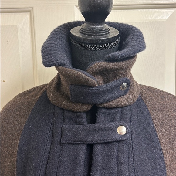 PLAN C Brown Wool and Cashmere Cape, Size 40, Medium, Made in Italy. EUC - Picture 9 of 11